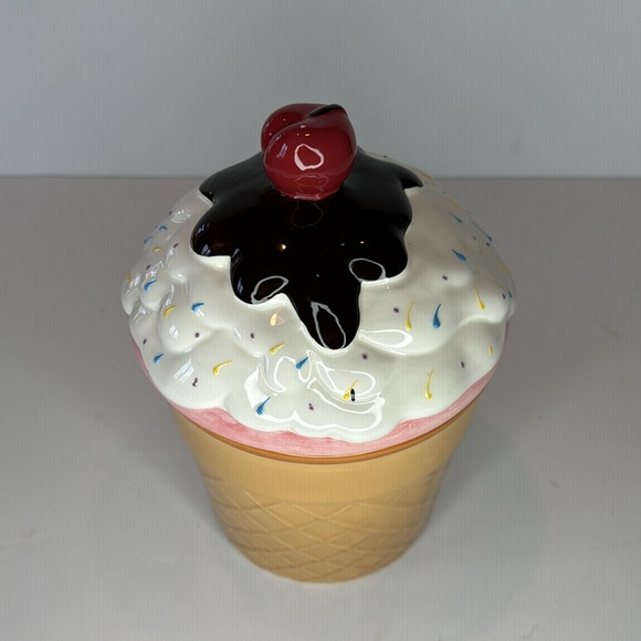 Cherry Top Ice Cream sundae canister - Picture 6 of 11